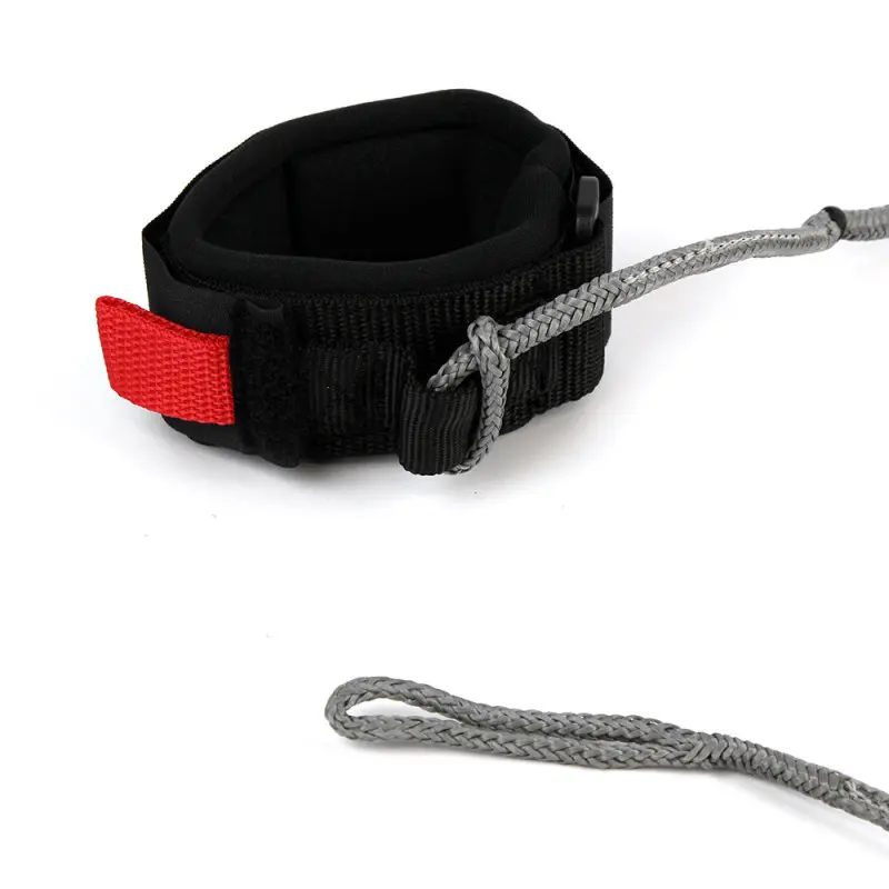 leash-de-wingfoil-howzit-dyneema-light-poignet-5- (2).webp
